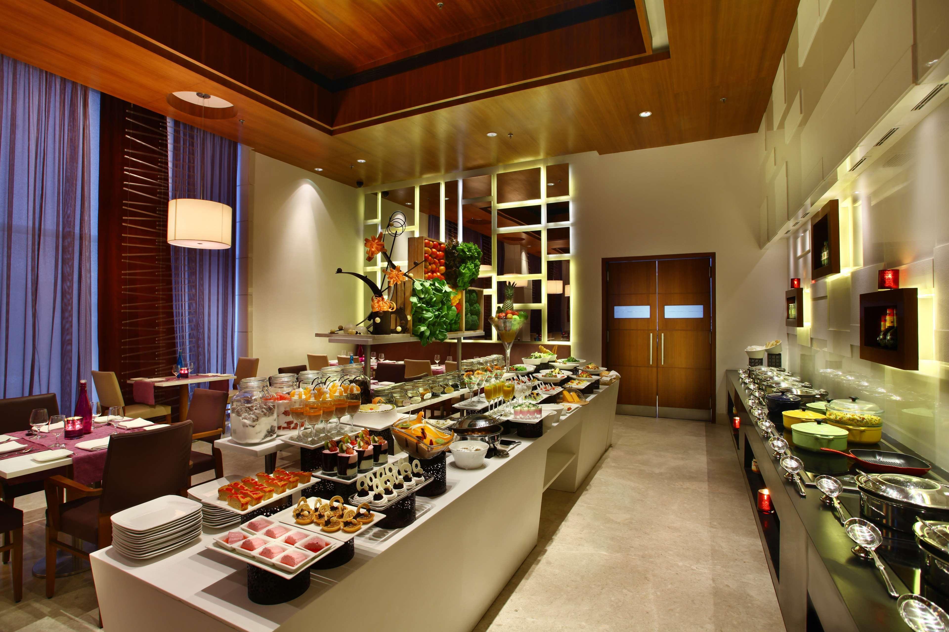 Park Plaza Shahdara Hotel New Delhi Restaurant photo